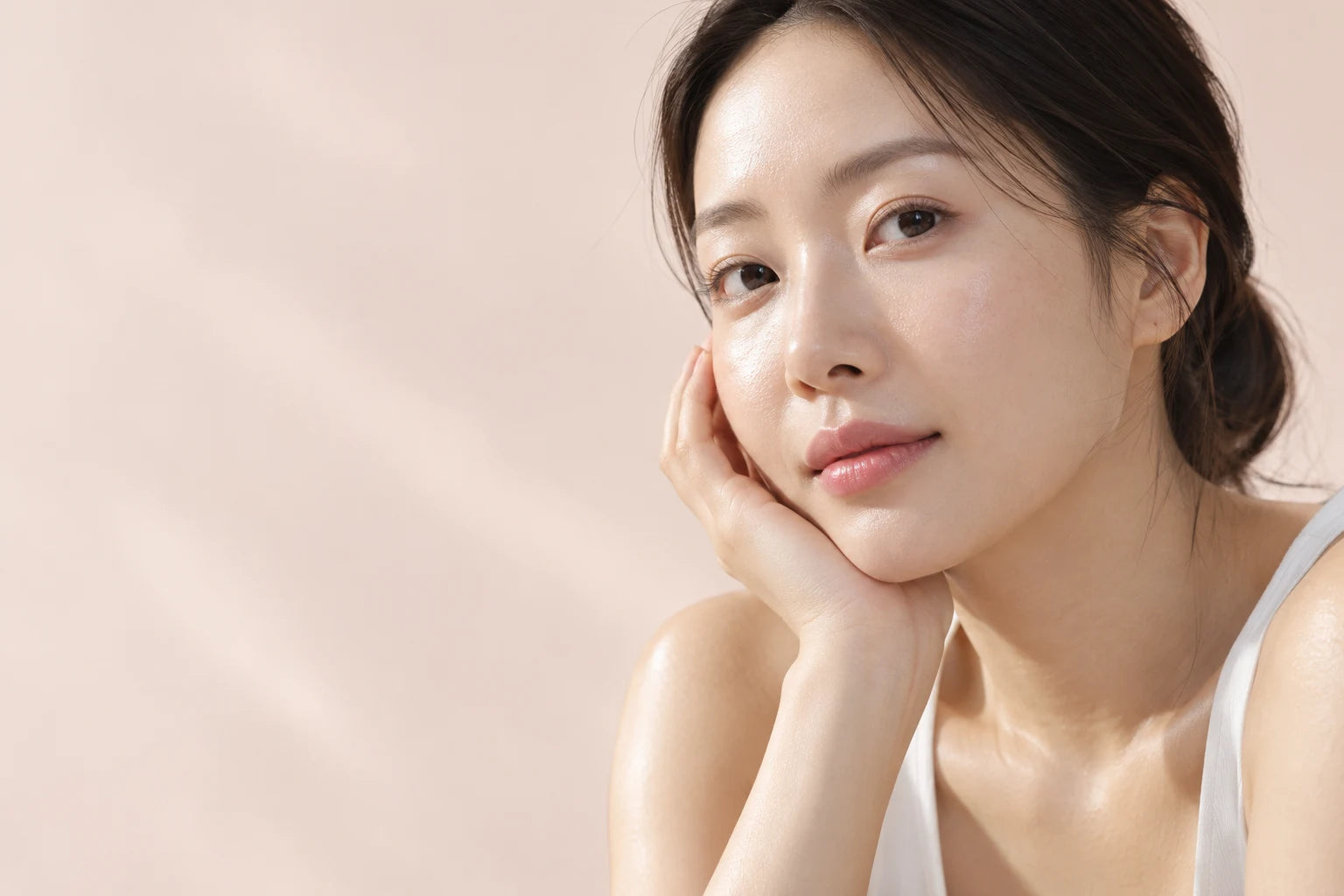 Portrait beauté, peau naturelle et lumineuse